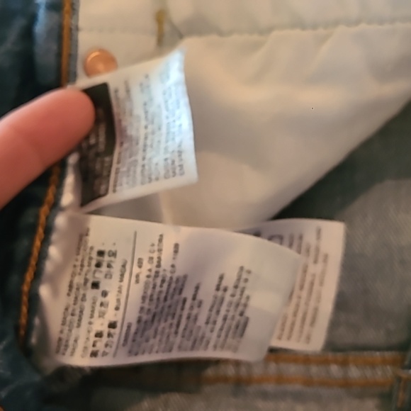 Levis Premium Ribcage Shorts - Picture 10 of 15